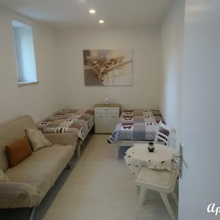 Luna Apartment